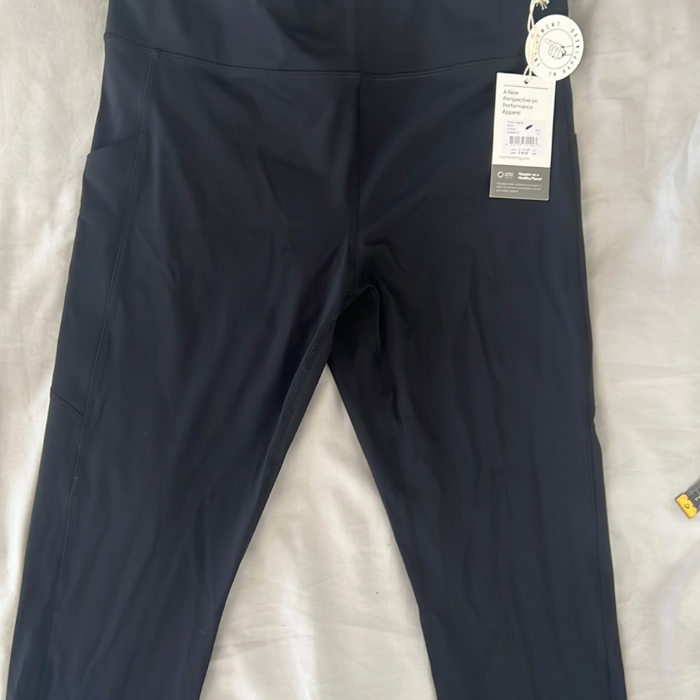 NWT Vuori stride leggings size Xl